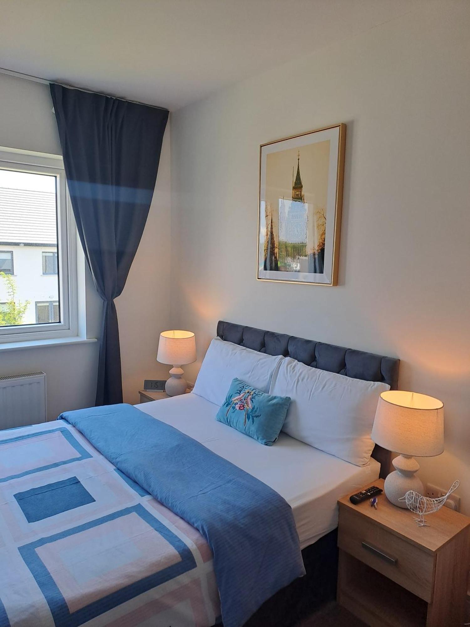Cozy Bedroom In Lucan, Dublin Buitenkant foto